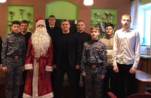 «Полицейский Дед Мороз» пришёл в гости к воспитанникам кадетских классов в Наровчатском районе